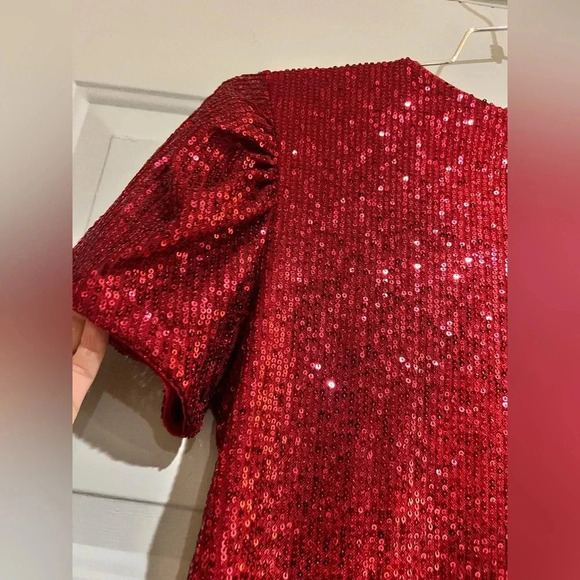 Sequin red short sleeve women’s shirt size Large DKNY brand. NNT - Picture 8 of 9